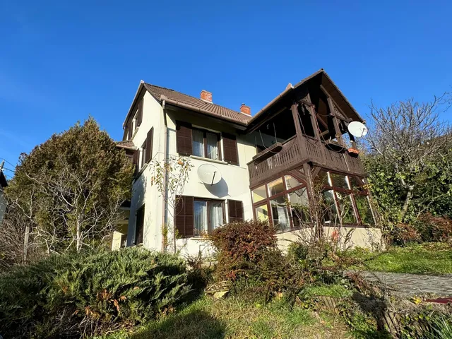 Eladó ház Pécs, Mecsekoldal 198 nm
