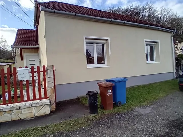 Eladó ház Pécs, Vasas 85 nm