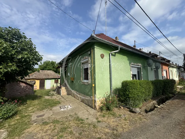 Eladó ház Pécs, Vasas, D utca 50 nm