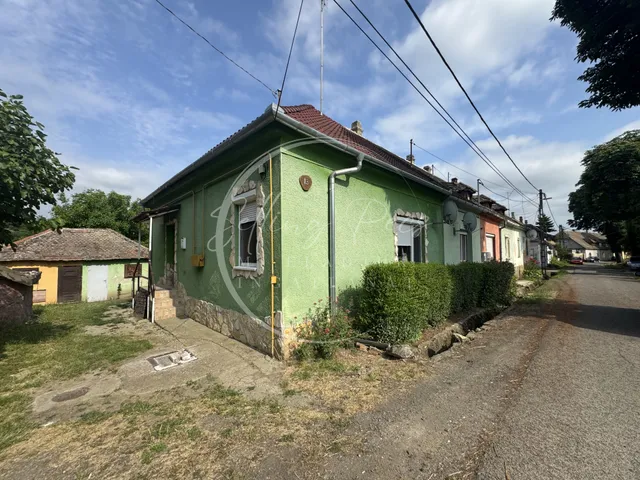 Eladó ház Pécs, Vasas, D utca 50 nm