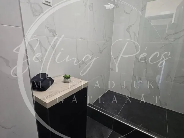 Eladó lakás Pécs, Kertváros, Maléter pál utca 50 nm