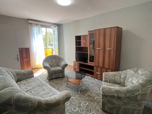 Kiadó lakás Pécs, Uránváros 39 nm