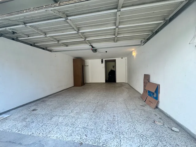 Eladó garázs Pécs, Egyetemváros, Radnics utca  26 nm