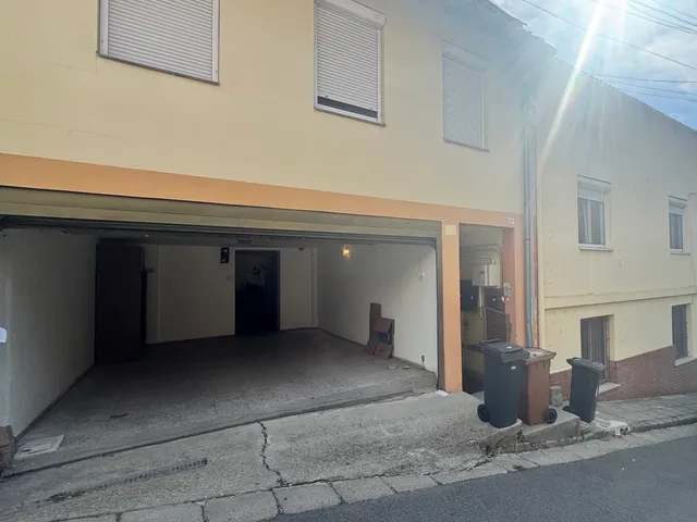 Eladó garázs Pécs, Egyetemváros 26 nm