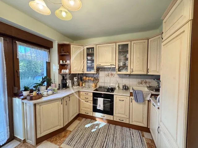 Eladó ház Pécs, Bálics, Bálicsi út  179 nm