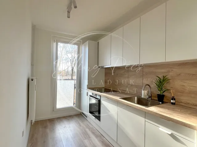 Eladó lakás Pécs, Uránváros 54 nm