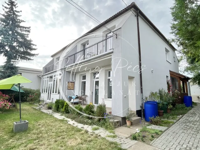 Eladó lakás Pécs, Rácváros 111 nm