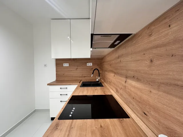 Eladó lakás Pécs, Uránváros, Esztergár Lajos utca  66 nm