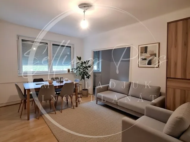 Eladó lakás Komló, Kenderföld, Petőfi utca  43 nm