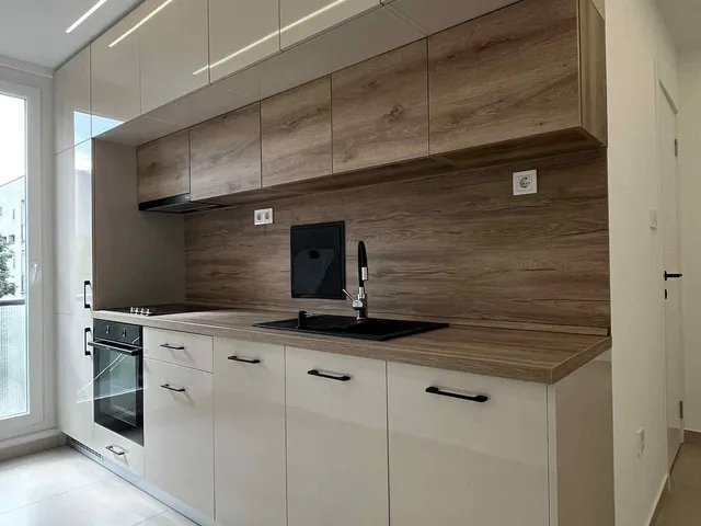 Eladó lakás Pécs, Uránváros, Radnóti Miklós utca 54 nm