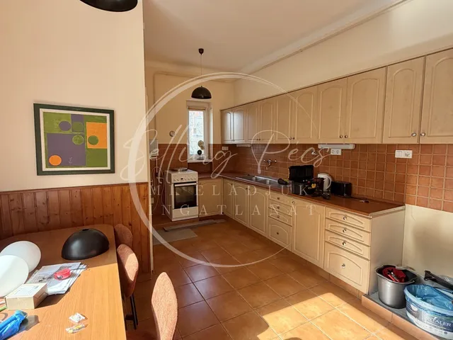 Eladó lakás Pécs, Belváros 105 nm