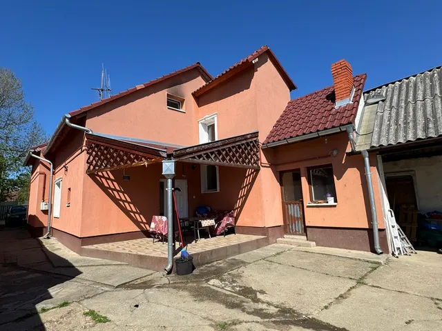 Eladó ház Pécs, Meszes 150 nm
