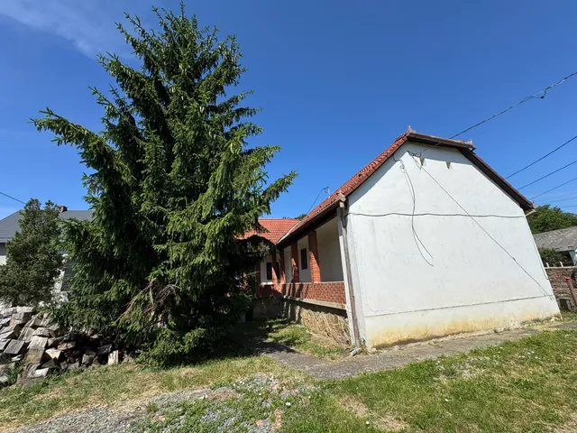 Eladó ház Pécs, Vasas, Mázsaház utca 90 nm