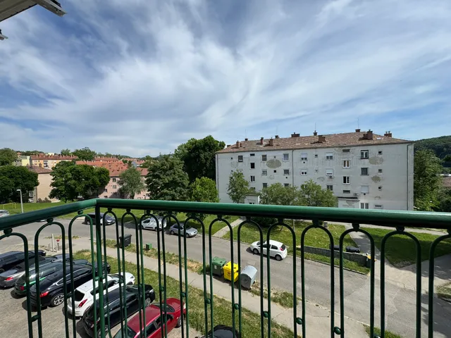 Eladó lakás Komló, Kenderföld, Arany János utca 48 nm