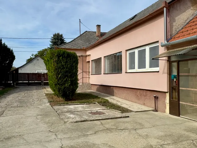 Eladó ház Siklós, Szabadság utca 160 nm