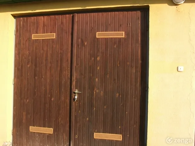 Eladó garázs Eger, Maklárihóstya 16 nm