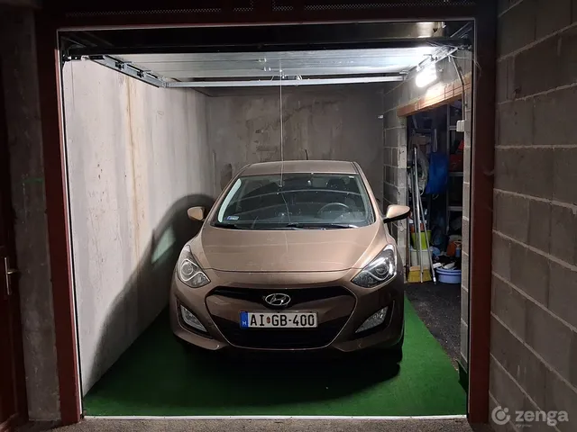 Kiadó garázs Pécs, Belváros 13 nm