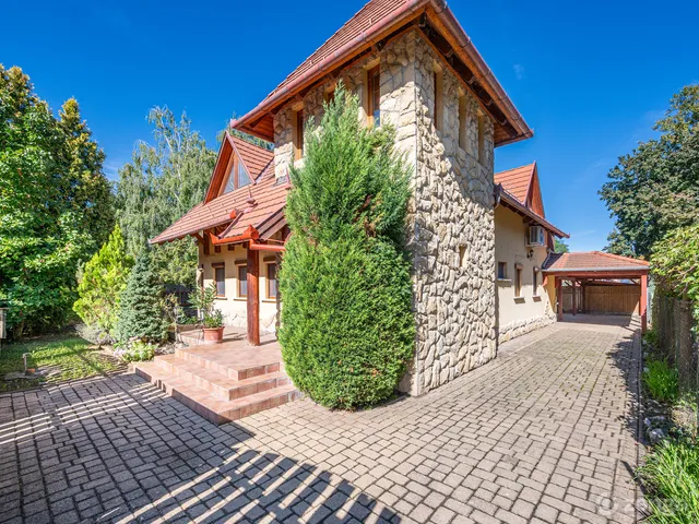 Eladó üdülő és hétvégi ház Balatonszárszó 165 nm