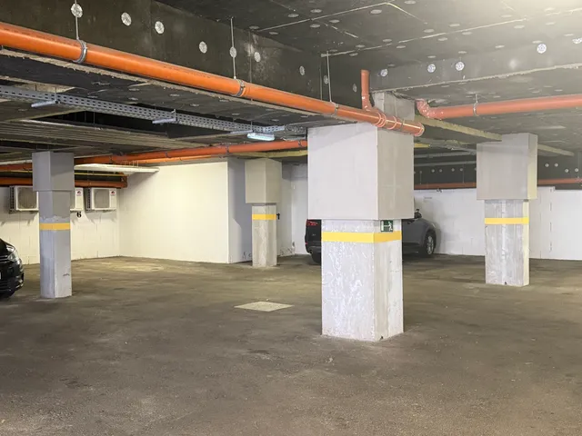 Kiadó garázs Pécs, Egyetemváros 15 nm