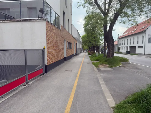 Kiadó garázs Pécs, Egyetemváros, Szigeti út 69. 15 nm