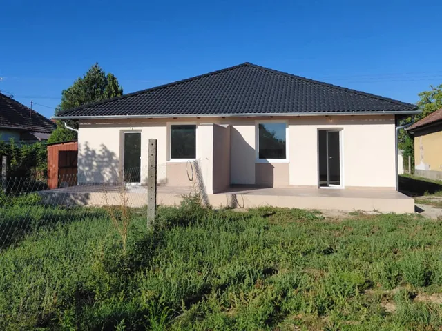 Eladó ház Tura 93 nm