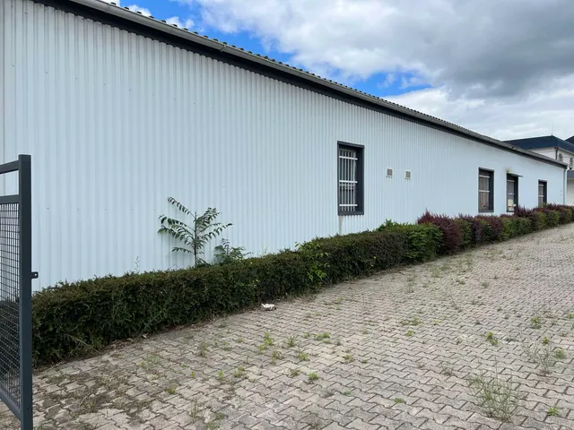 Kiadó kereskedelmi és ipari ingatlan Budapest XVII. kerület 170 nm