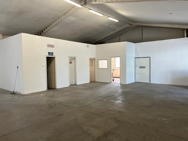 Kiadó kereskedelmi és ipari ingatlan Budapest XVII. kerület 170 nm