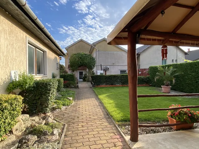 Eladó ház Fót, Fótújfalu 240 nm