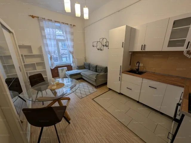 Kiadó lakás Budapest XII. kerület, Németvölgy 33 nm