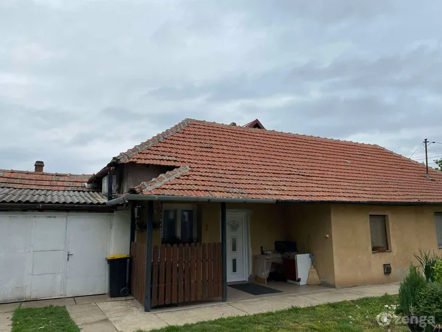 Eladó ház Tiszatenyő 90 nm