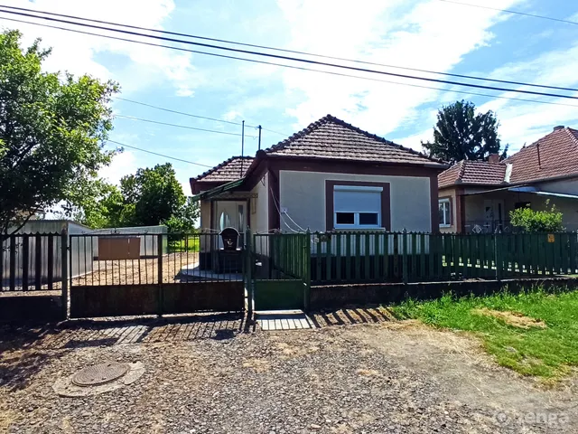 Eladó ház Szegi 49 nm