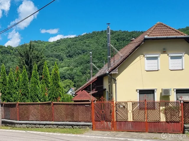 Eladó ház Szarvaskő 222 nm