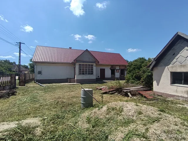 Eladó ház Baracs, Széchenyi István utca 64 110 nm