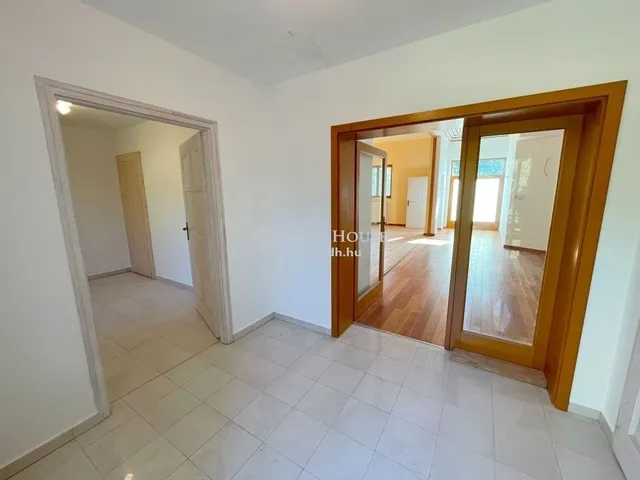 Eladó ház Ispánk 250 nm