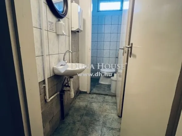 Eladó kereskedelmi és ipari ingatlan Körmend 75 nm