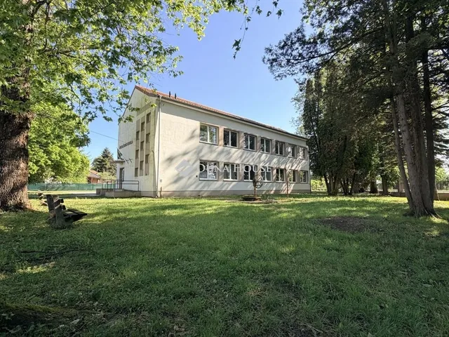 Eladó kereskedelmi és ipari ingatlan Csákánydoroszló 390 nm