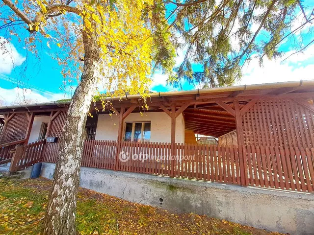 Eladó kereskedelmi és ipari ingatlan Tápióság 157 nm