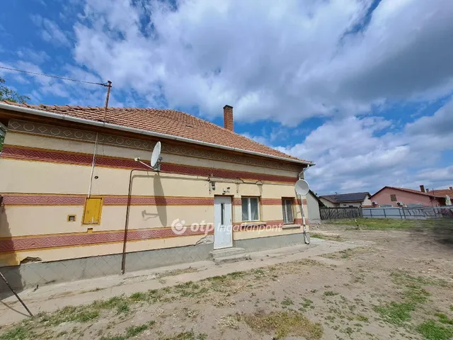 Eladó ház Kiskunfélegyháza, Kossuthváros 85 nm