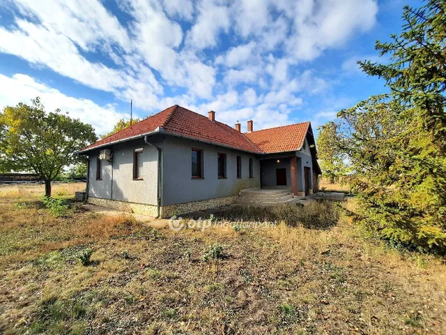 Eladó ház Kiskunfélegyháza, Molnártelep 100 nm