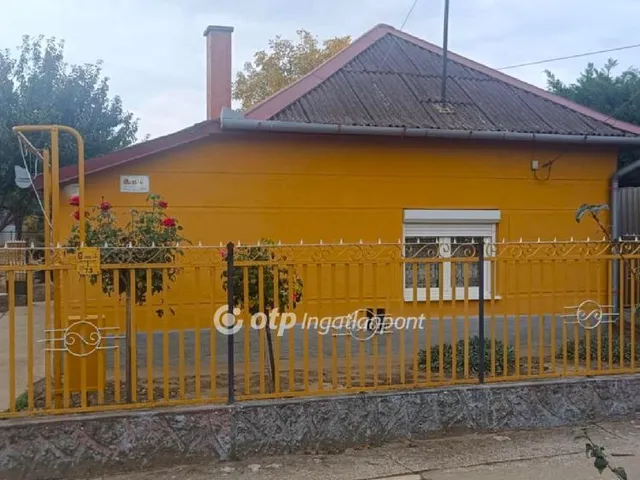 Eladó ház Cibakháza 46 nm