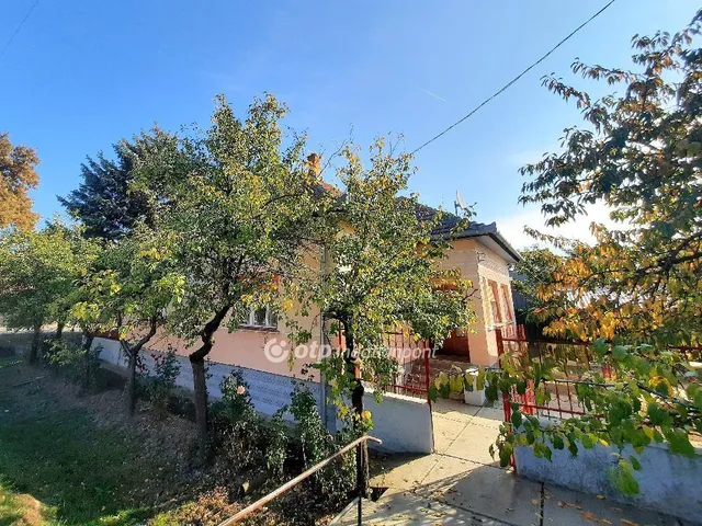 Eladó ház Tiszasas 80 nm