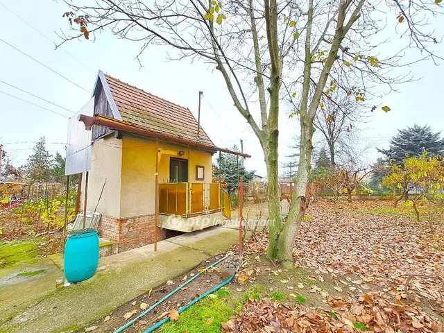 Eladó telek Szolnok 1210 nm