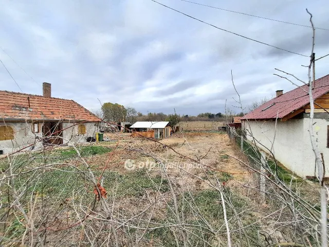 Eladó telek Pilis 1618 nm