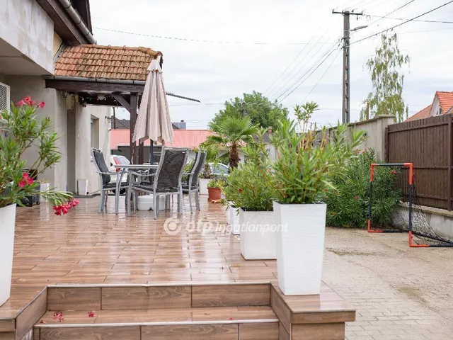 Eladó ház Cegléd 160 nm