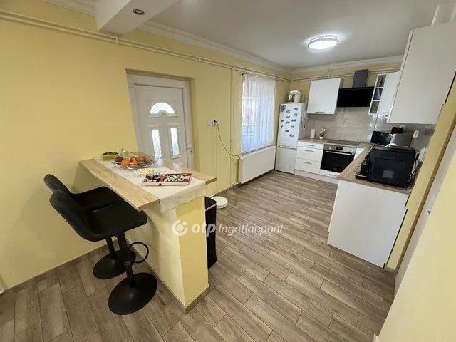 Eladó ház Tiszakécske, Tiszabög 119 nm