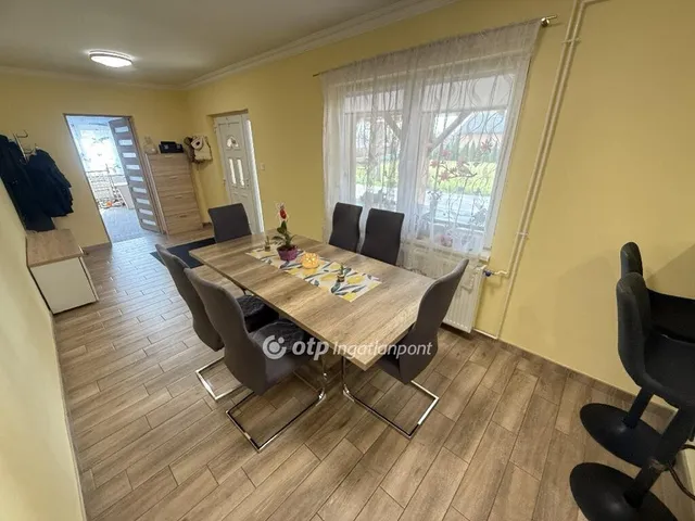 Eladó ház Tiszakécske, Tiszabög 119 nm