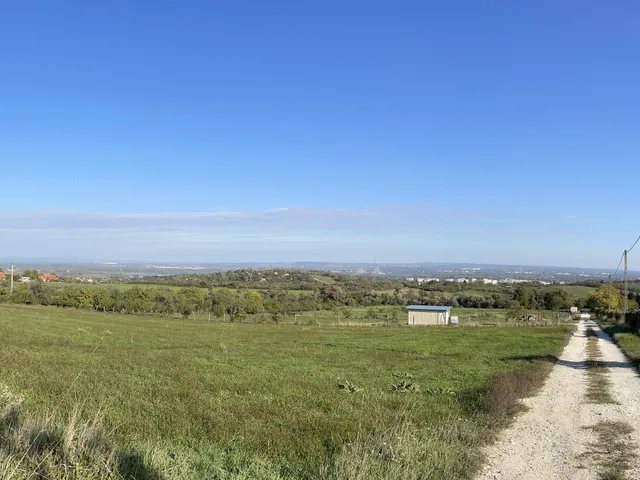 Eladó mezőgazdasági ingatlan Üröm, Kőhegy utca 1734 nm