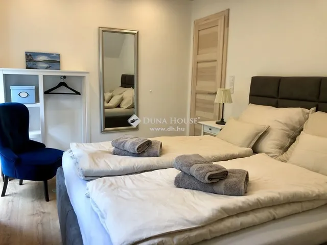Eladó ház Budapest II. kerület 370 nm