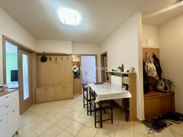 Eladó lakás Budapest III. kerület 75 nm