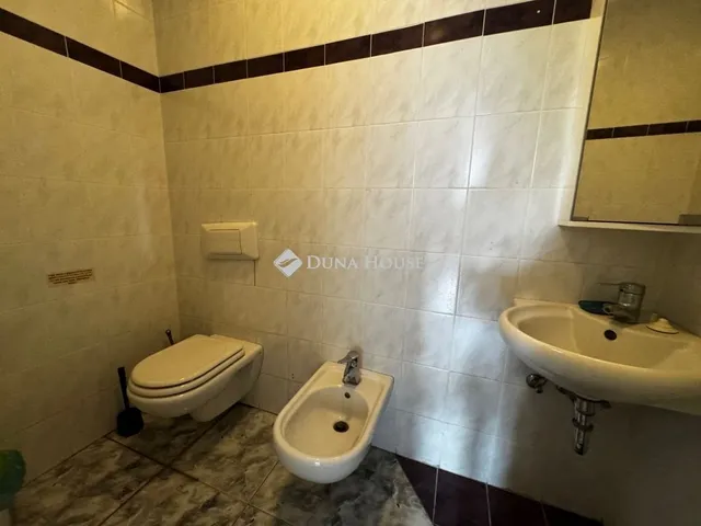 Kiadó ház Budapest III. kerület 225 nm